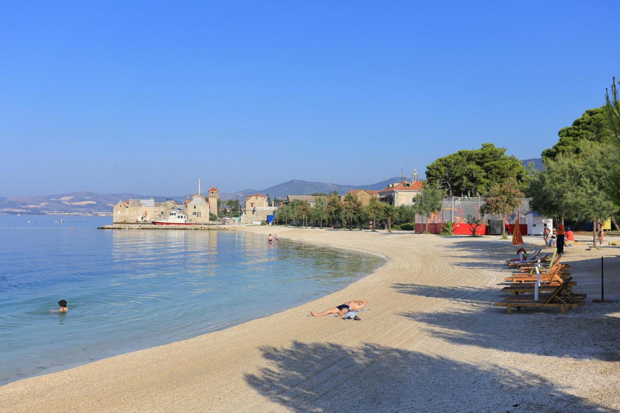 Apartments With A Parking Space Kastel Gomilica, Kastela - 21138 المظهر الخارجي الصورة